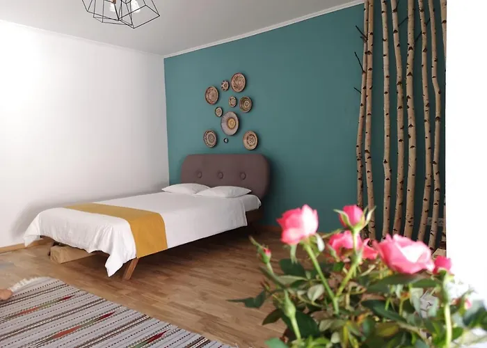 Warm Flat Inspired By Nature And Local Traditions