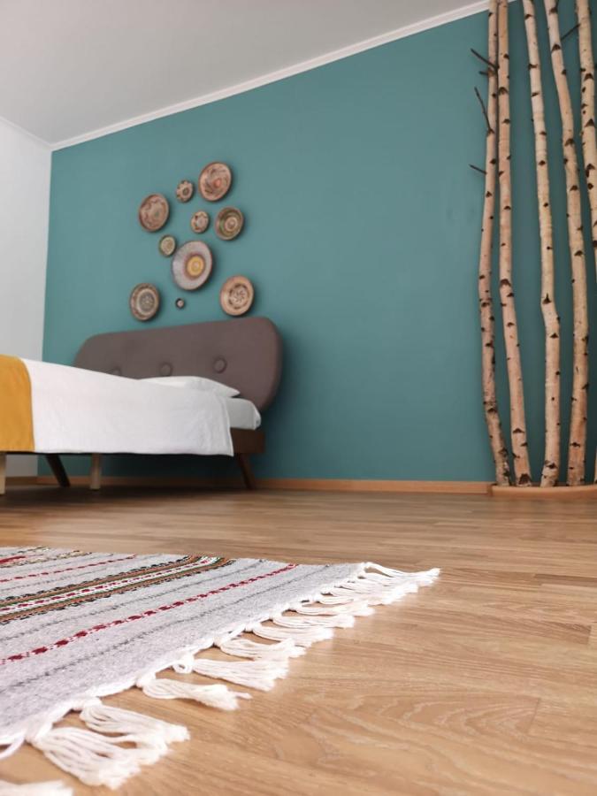 Warm Flat Inspired By Nature And Local Traditions *