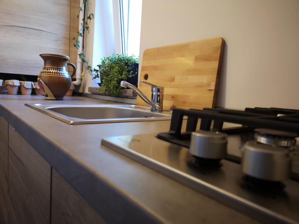 Warm Flat Inspired By Nature And Local Traditions *