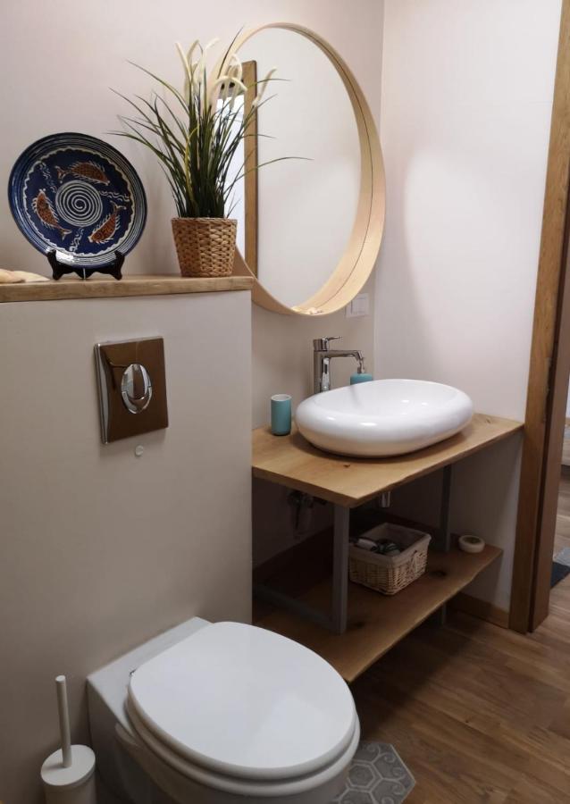 Warm Flat Inspired By Nature And Local Traditions