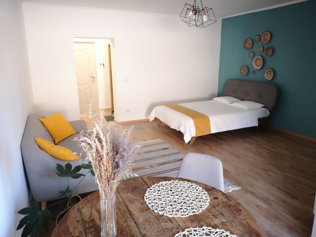 Warm Flat Inspired By Nature And Local Traditions *