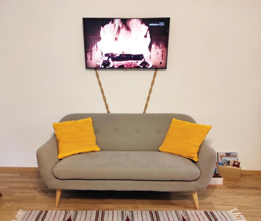 Warm Flat Inspired By Nature And Local Traditions * Brașov