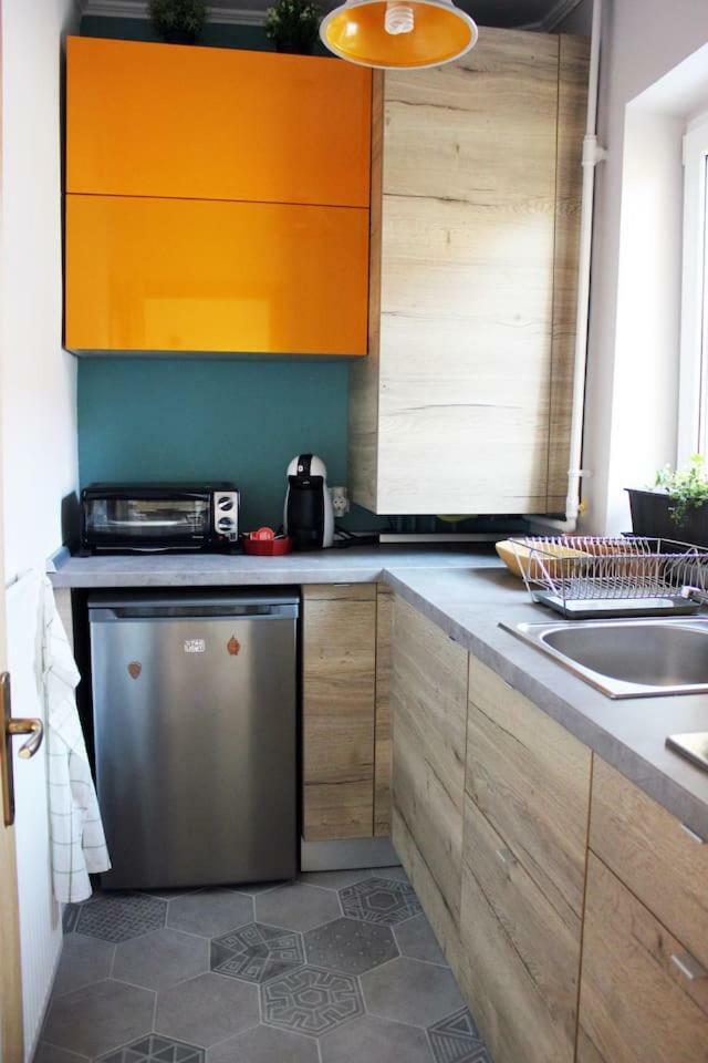 Warm Flat Inspired By Nature And Local Traditions *