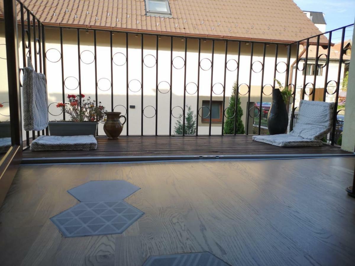 Warm Flat Inspired By Nature And Local Traditions * Brașov